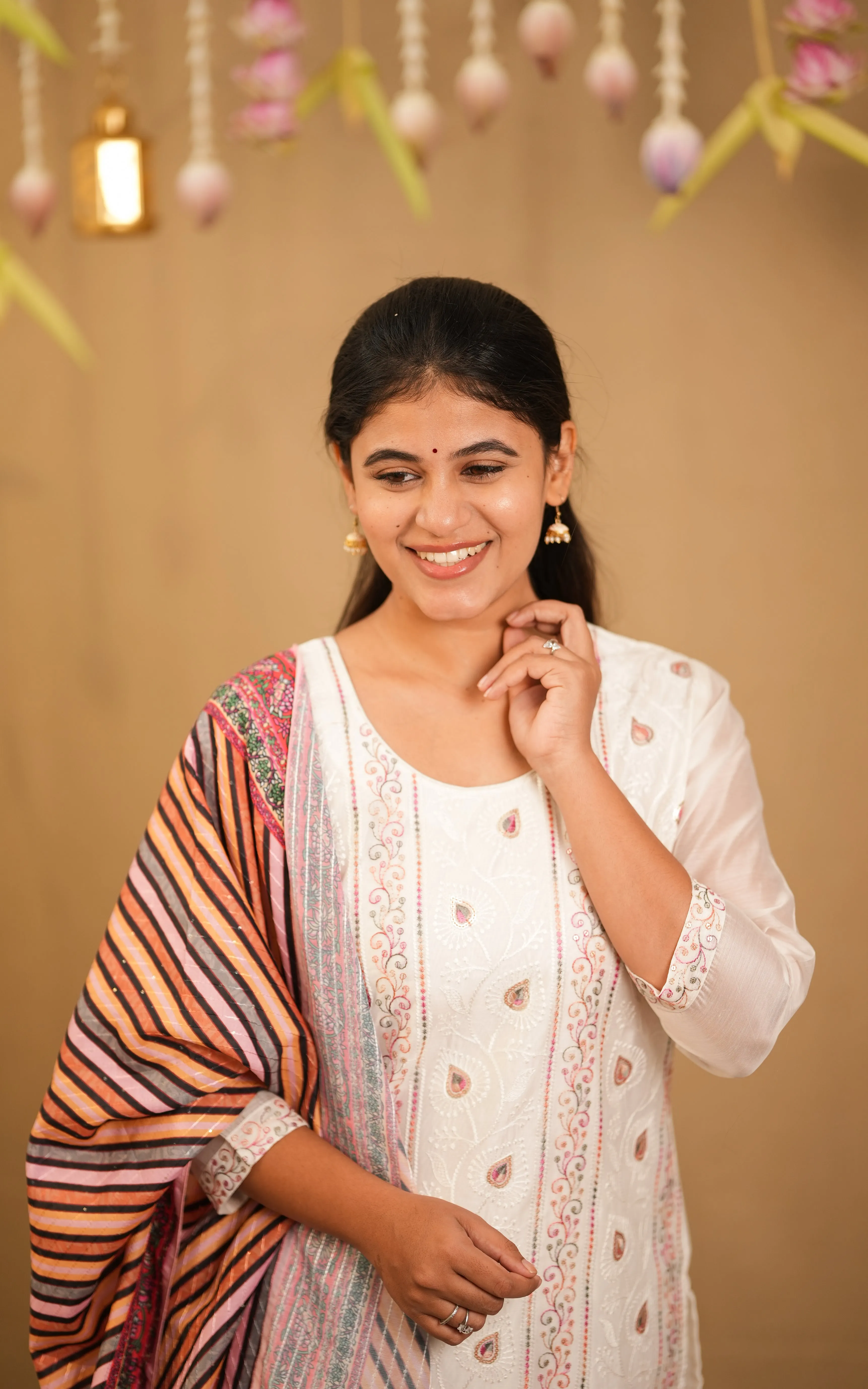 Oviya (Kurti Pant Dupatta)