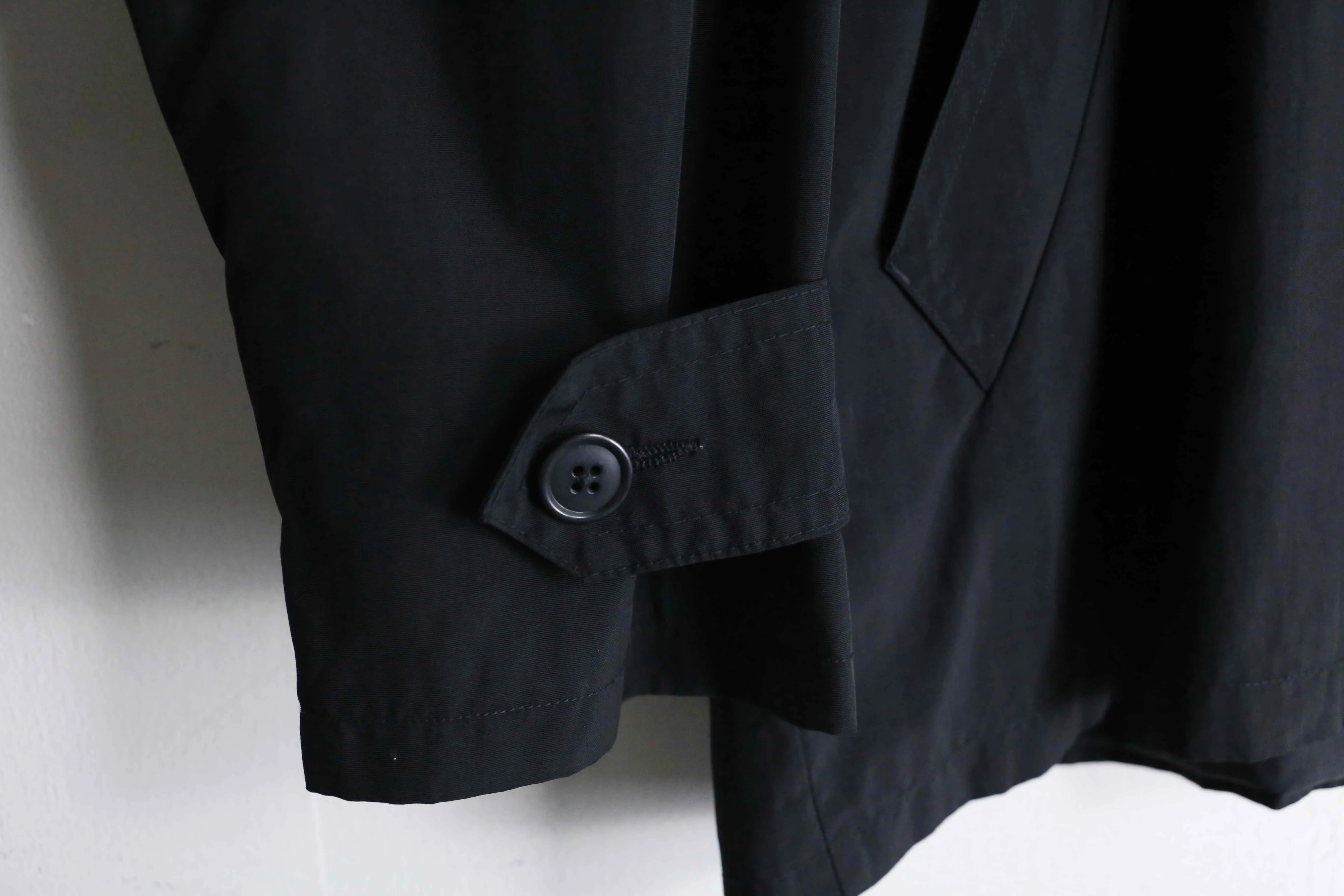 "Eddie Bauer" black color short trench coat